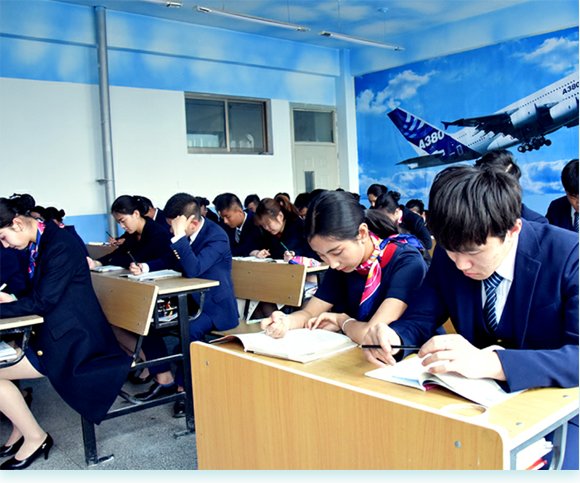 理事会在充分听取广大教职员工意见的基